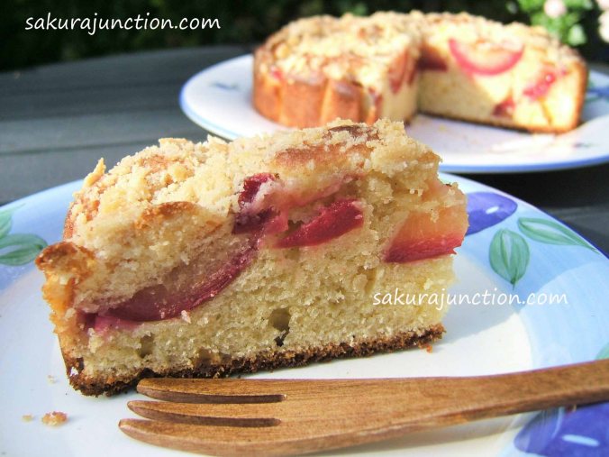 Plum Crumble cake