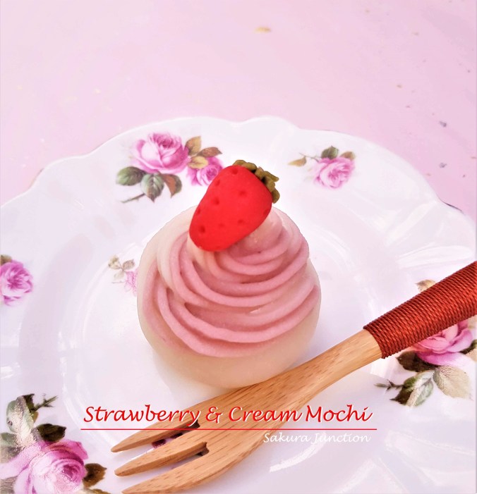 Strawberry &amp; Cream Mochi 3